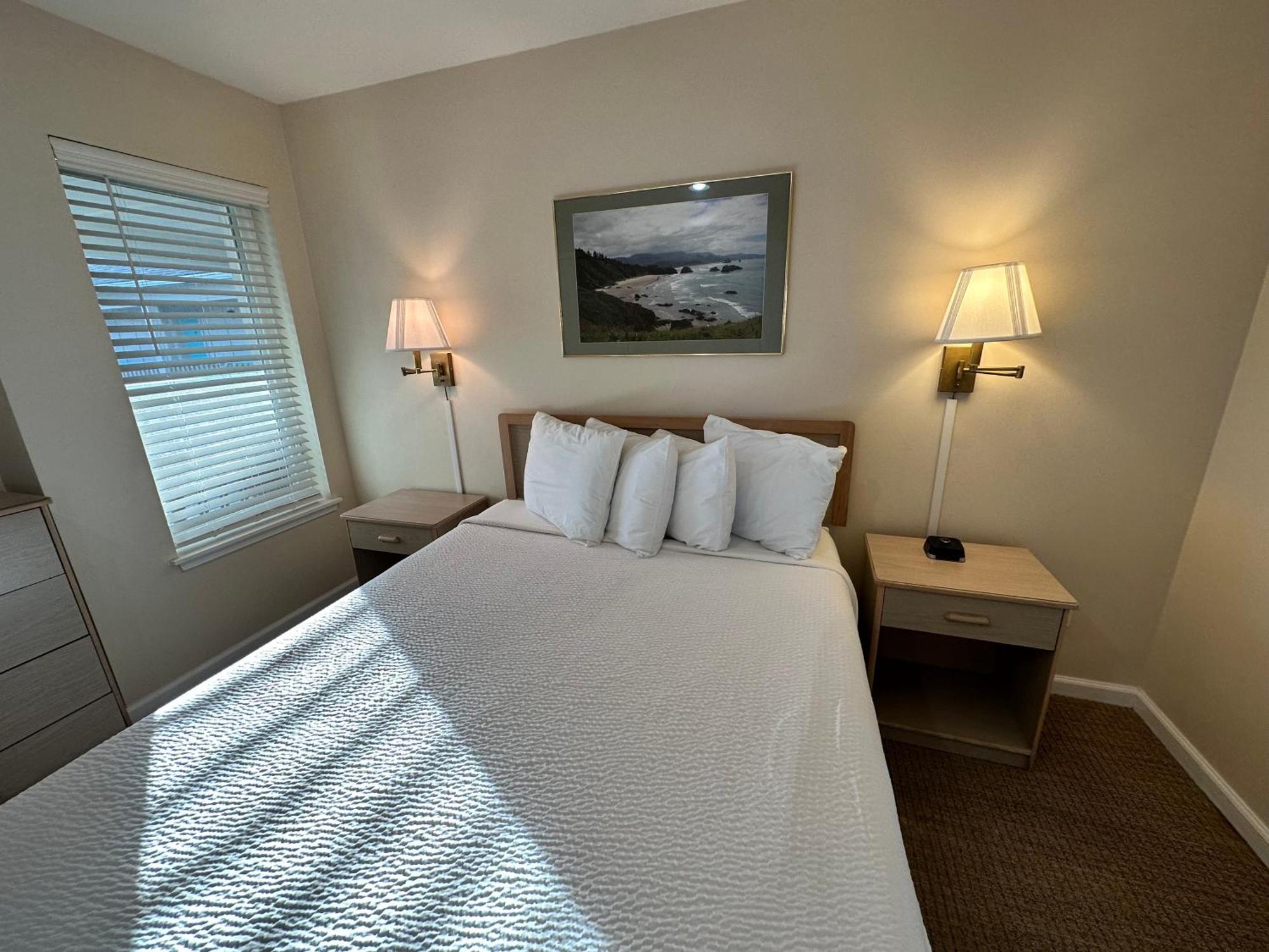 Inn At The Shore Seaside Bagian luar foto