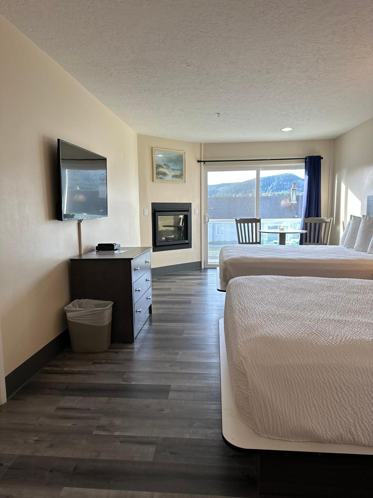 Inn At The Shore Seaside Bagian luar foto