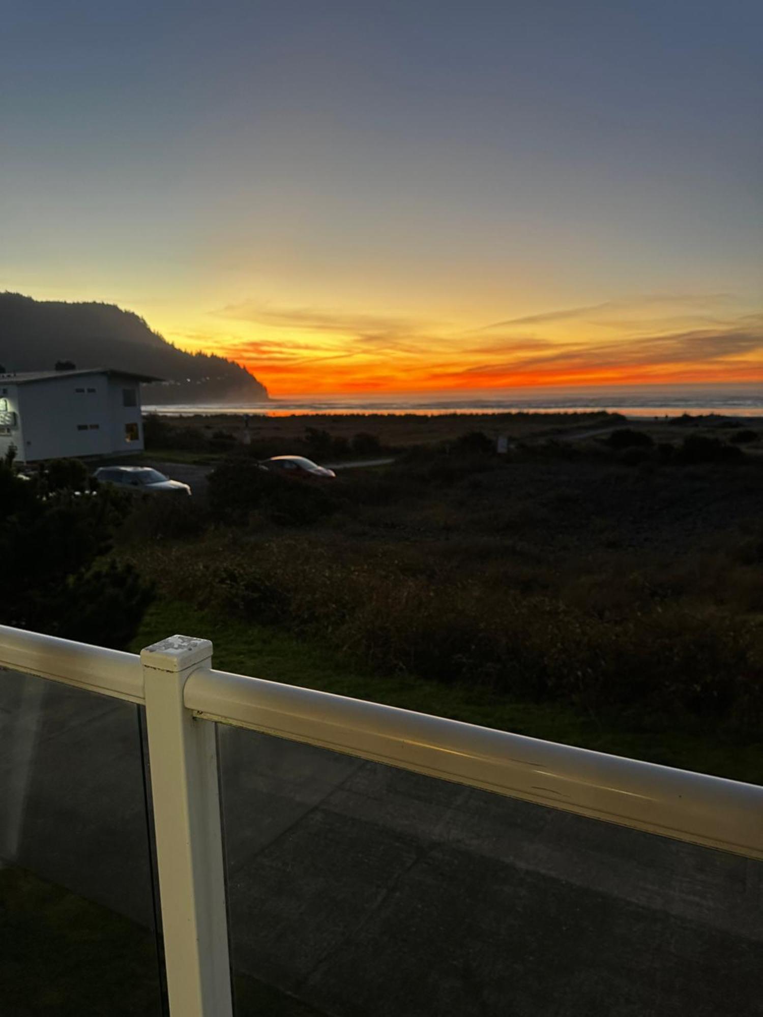 Inn At The Shore Seaside Bagian luar foto