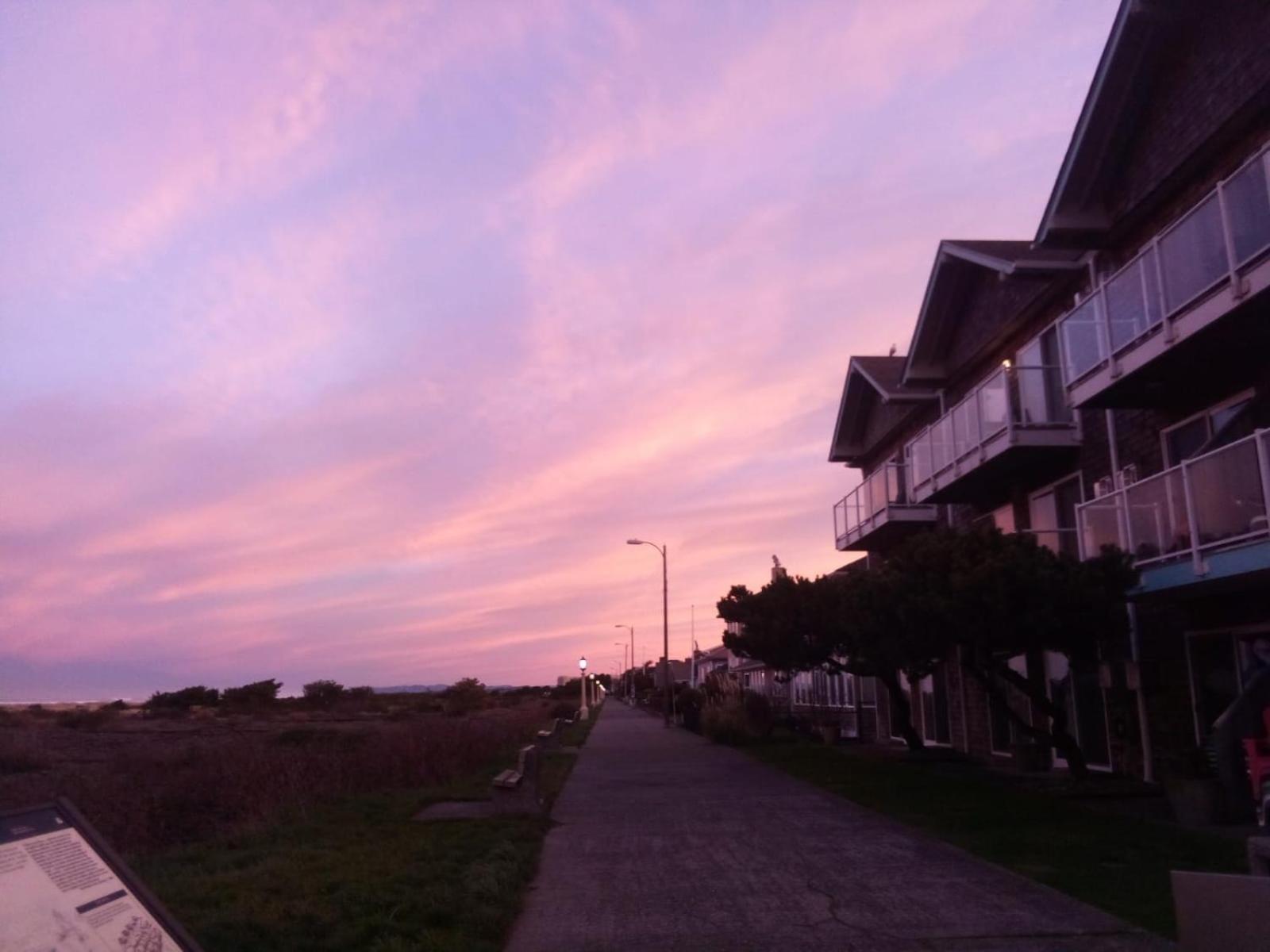 Inn At The Shore Seaside Bagian luar foto